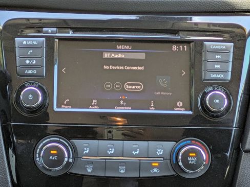 Used 2019 Nissan Rogue S w/ Special Edition Package FWD image 18