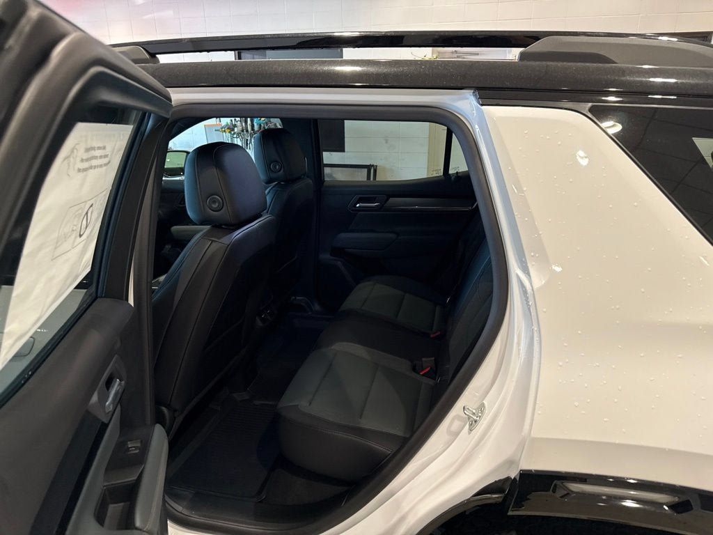 New 2026 GMC Terrain AT4 w/ LPO, Floor Liner Package AWD/4WD image 19