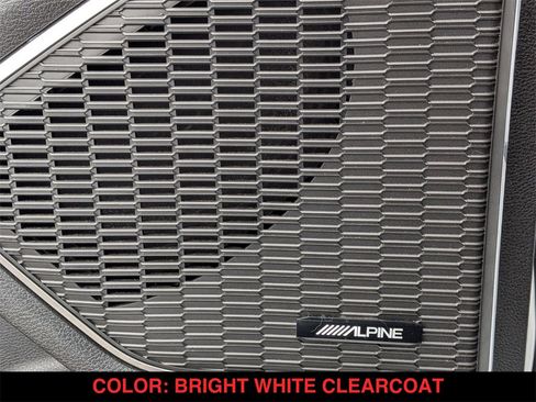 Used 2023 Jeep Grand Cherokee Summit w/ Luxury Tech Group V image 8