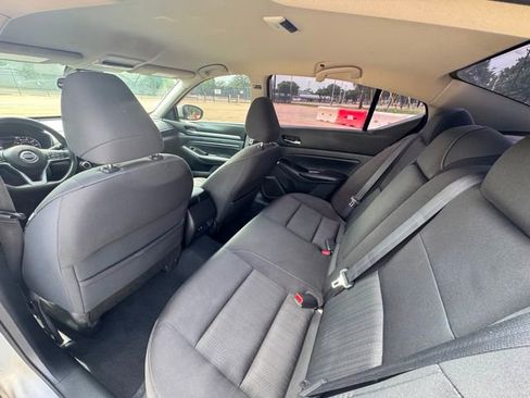 Used 2021 Nissan Altima 2.5 SV image 12