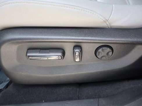 Used 2021 Honda CR-V Touring image 11
