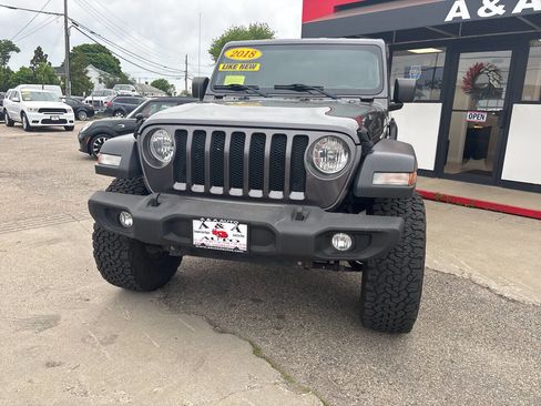 Used 2018 Jeep Wrangler Unlimited Sport S AWD/4WD image 9