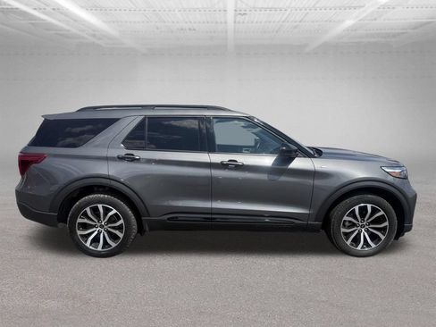 Used 2023 Ford Explorer ST-Line AWD/4WD image 3