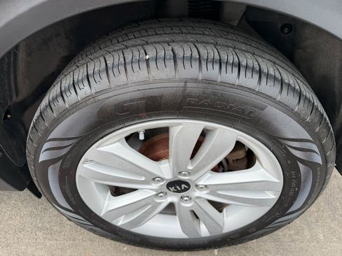 Used 2019 Kia Sportage LX AWD/4WD image 17