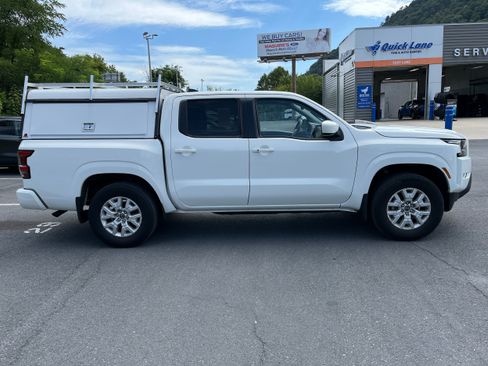 Used 2022 Nissan Frontier SV AWD/4WD image 9