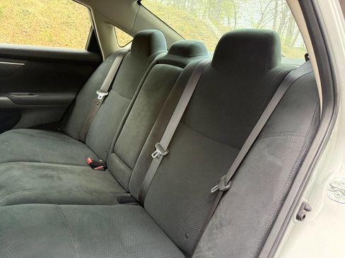 Used 2015 Nissan Altima 2.5 SV FWD image 16