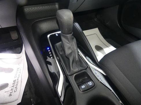 Used 2022 Toyota Corolla LE FWD image 38