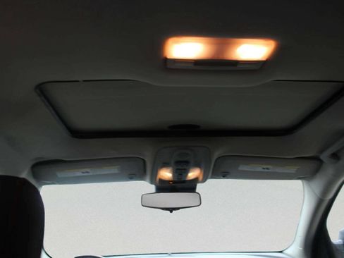 Used 2014 Chevrolet Equinox LT w/ Driver Convenience Package image 9