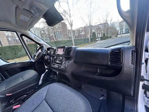 Used 2025 RAM ProMaster 2500 w/ Convenience Group image 20