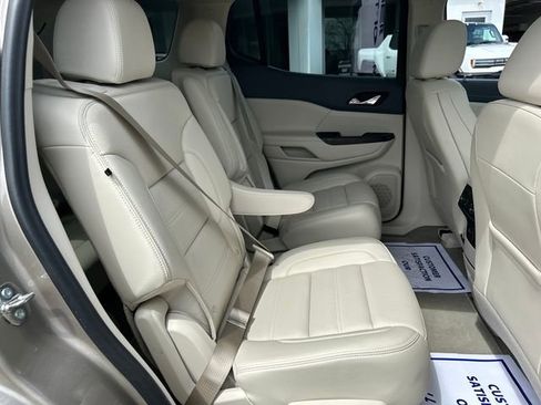 Used 2023 GMC Acadia Denali w/ Denali Technology Package image 31