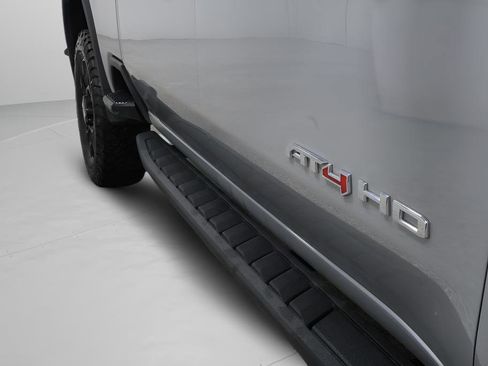 Used 2025 GMC Sierra 2500 AT4 w/ Technology Package AWD/4WD image 34
