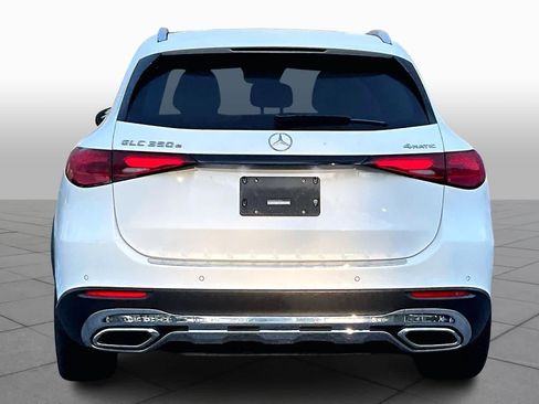 Used 2025 Mercedes-Benz GLC 350e 4MATIC image 5