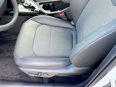 Used 2025 Kia Niro Wind w/ Wind Preserve Package image 21