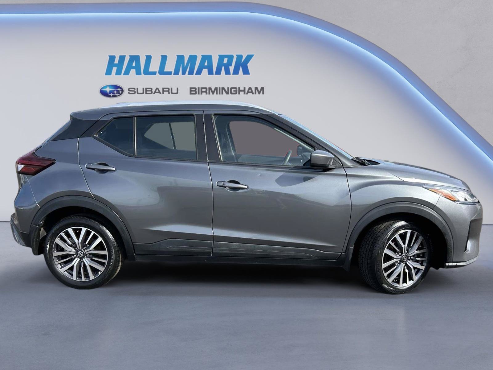 Used 2021 Nissan Kicks SV FWD image 2