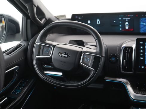 Used 2025 Ford Expedition Max Platinum w/ Stealth Appearance Package AWD/4WD image 16