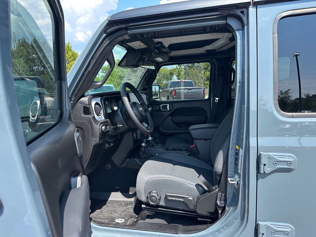 New 2026 Jeep Gladiator Sport AWD/4WD image 21