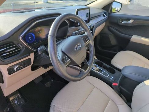 Used 2020 Ford Escape Titanium w/ Titanium Premium Package 2.0 AWD/4WD image 16