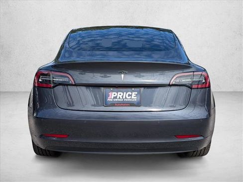 Used 2021 Tesla Model 3 Standard Range Plus image 7
