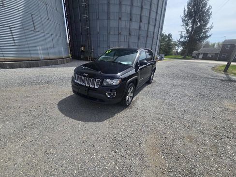 Used 2017 Jeep Compass High Altitude AWD/4WD image 3