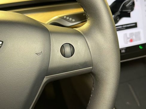 Used 2020 Tesla Model 3 Standard Range image 35