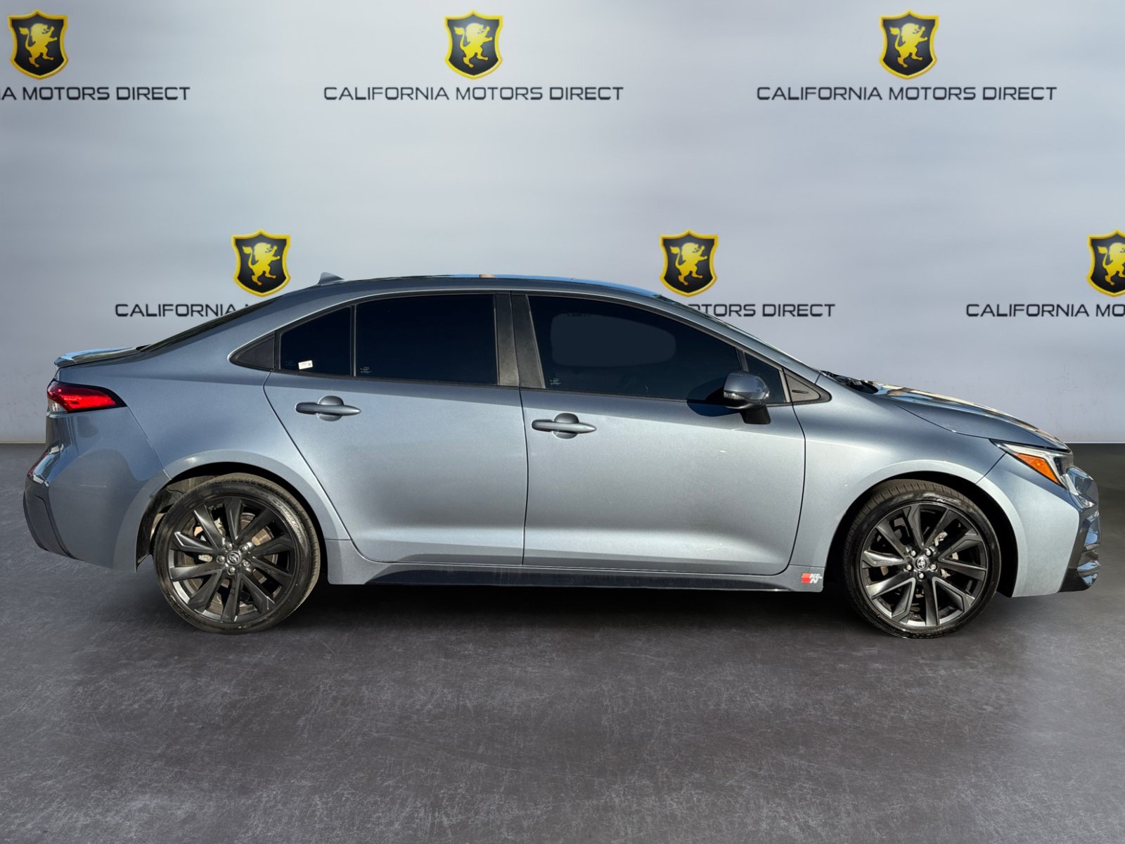 Used 2023 Toyota Corolla SE w/ Carpet Mat Package (TMS) FWD image 6