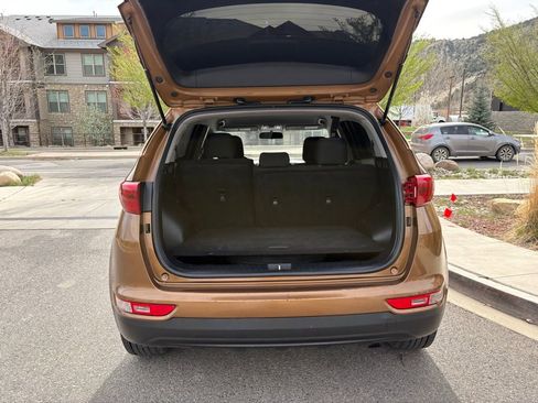 Used 2018 Kia Sportage LX image 8