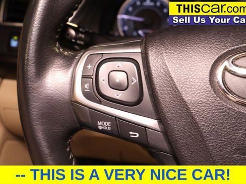 Used 2015 Toyota Camry XLE image 11