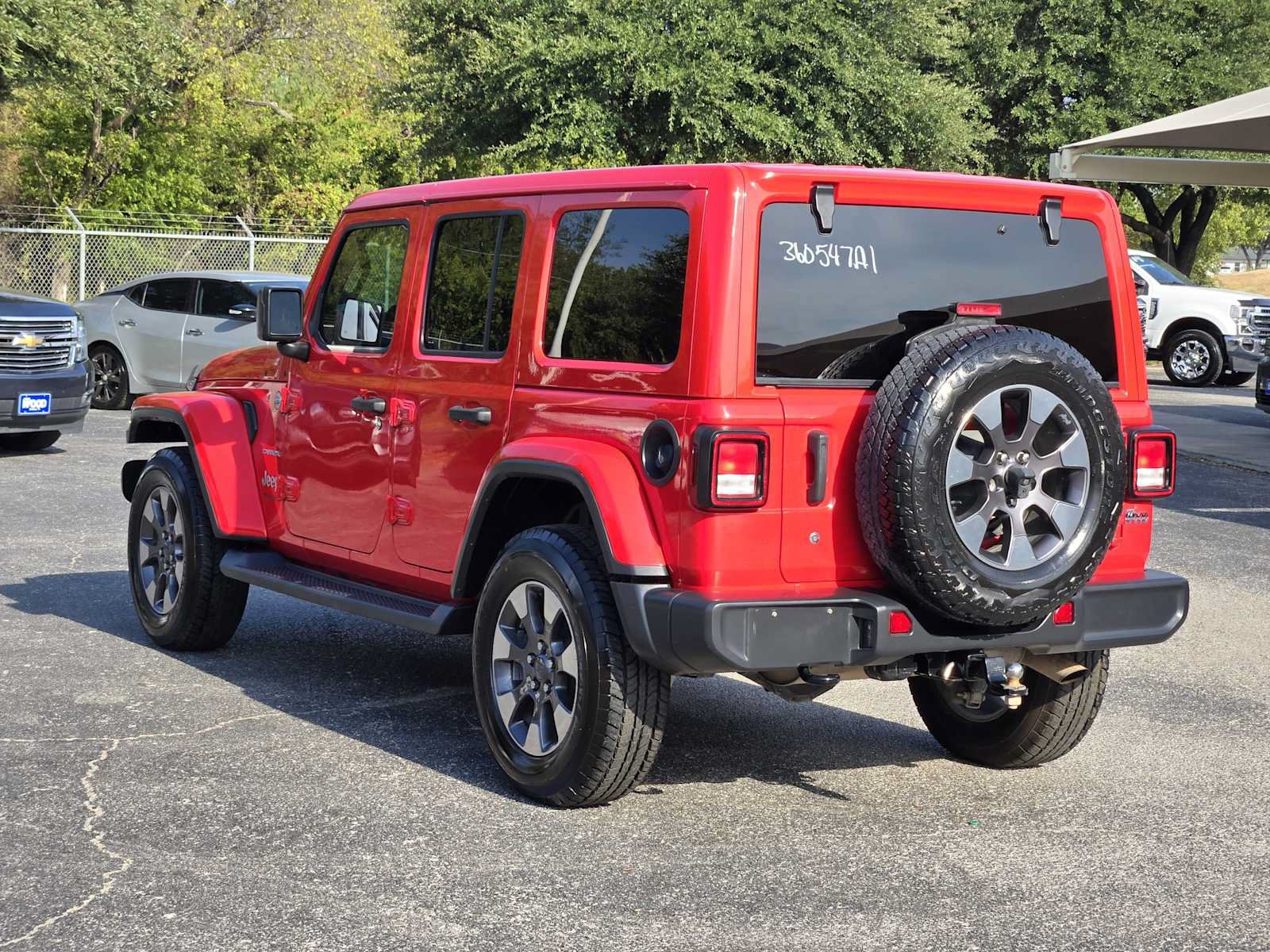 Used 2018 Jeep Wrangler Unlimited Sahara AWD/4WD image 5