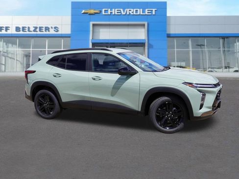 New 2026 Chevrolet Trax ACTIV FWD image 2