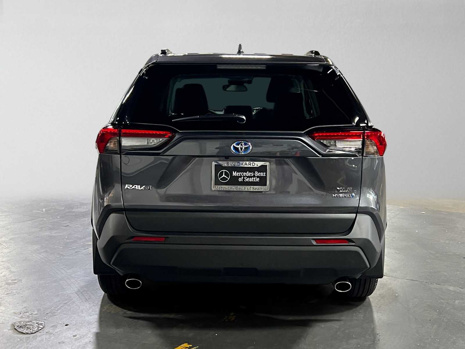 Used 2024 Toyota RAV4 XLE Premium w/ Weather Package AWD/4WD image 4
