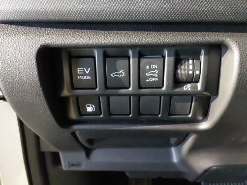 Used 2026 Subaru Forester Premium AWD/4WD image 21