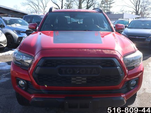 Used 2021 Toyota Tacoma TRD Off-Road image 2