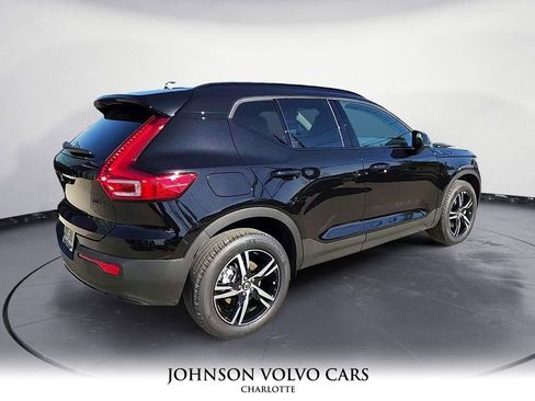 New 2026 Volvo XC40 B5 Core w/ Climate Package image 4