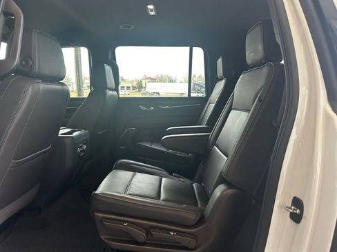 Used 2021 GMC Yukon XL Denali image 16