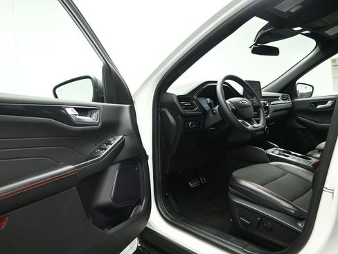 Certified 2024 Ford Escape ST-Line w/ Equipment Group 301A image 9