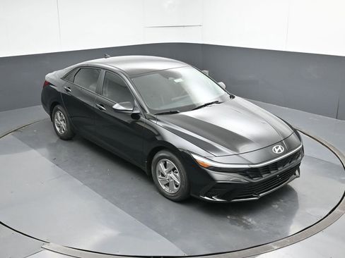 New 2026 Hyundai Elantra SE FWD image 23