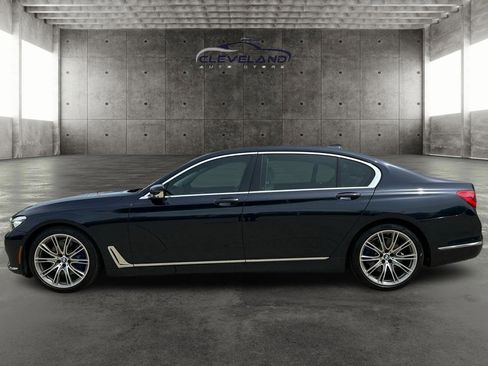 Used 2019 BMW 740i w/ Executive Package RWD image 6