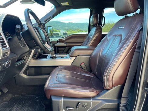 Used 2015 Ford F150 Platinum w/ Equipment Group 701A Luxury AWD/4WD image 15