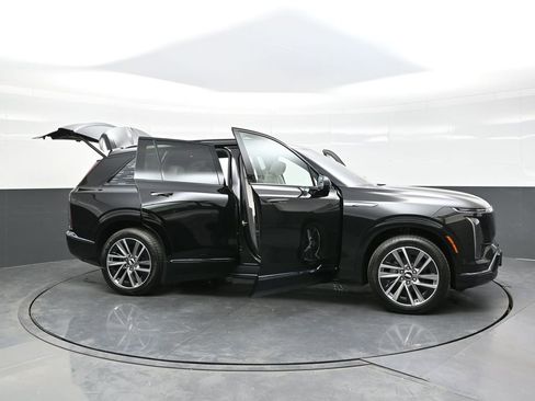 New 2026 Cadillac Vistiq Sport AWD/4WD image 31