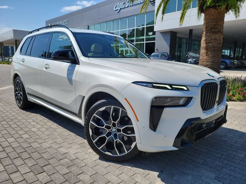 Used 2025 BMW X7 M60i AWD/4WD image 1