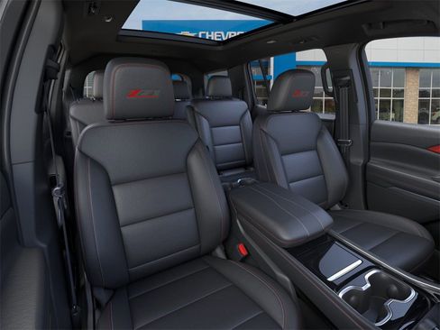 New 2026 Chevrolet Traverse Z71 w/ Driver Confidence Package image 16