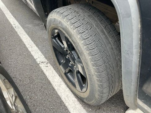 Used 2018 GMC Sierra 1500 SLE w/ SLE Value Package image 7