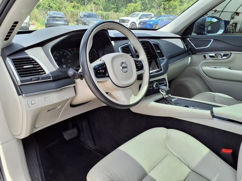 Used 2020 Volvo XC90 T5 Momentum w/ Protection Package Premier FWD image 23