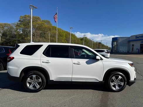 Used 2025 Honda Pilot EX-L image 7