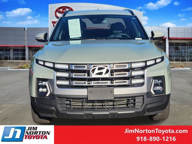 Used 2025 Hyundai Santa Cruz SEL FWD image 2