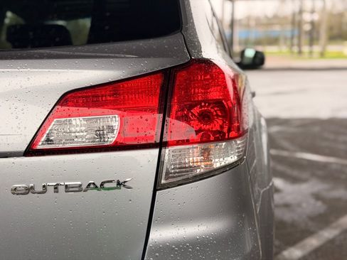 Used 2013 Subaru Outback 2.5i Limited image 15