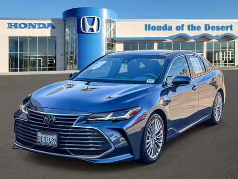Used 2019 Toyota Avalon Limited w/ Advanced Safety Package FWD image 3