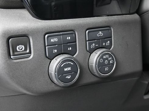 Used 2022 Chevrolet Silverado 1500 LT Trail Boss image 15