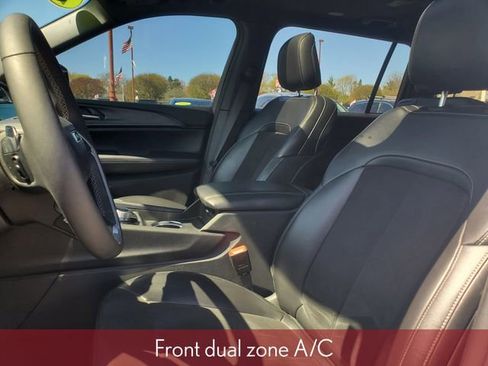 Used 2024 Jeep Grand Cherokee L Altitude image 12