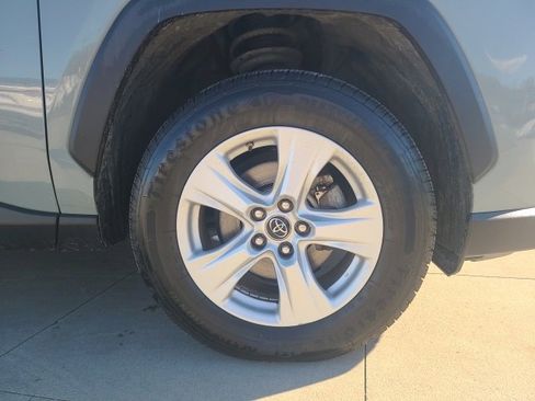 Used 2019 Toyota RAV4 XLE image 9